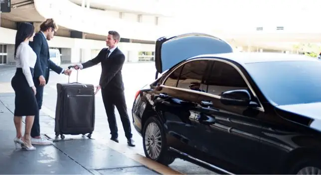 limousine-service-at-the-airport