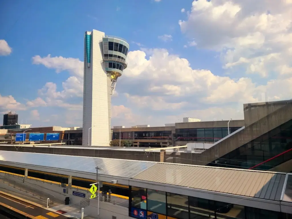 Philadelphia International Airport (PHL)